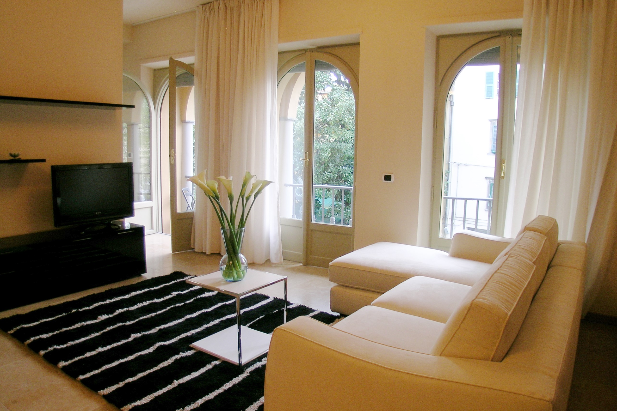Butterfly Sitting Room maria-rosa