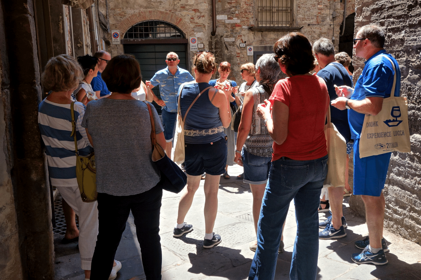 2Italia Lucca Food Walking 2Italia Lucca Food Walking. Tasting buccellato