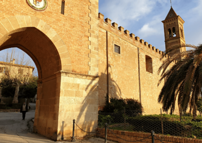 2Italia Bolgheri Food & Wine. Gate through the walls of Bolgheri town