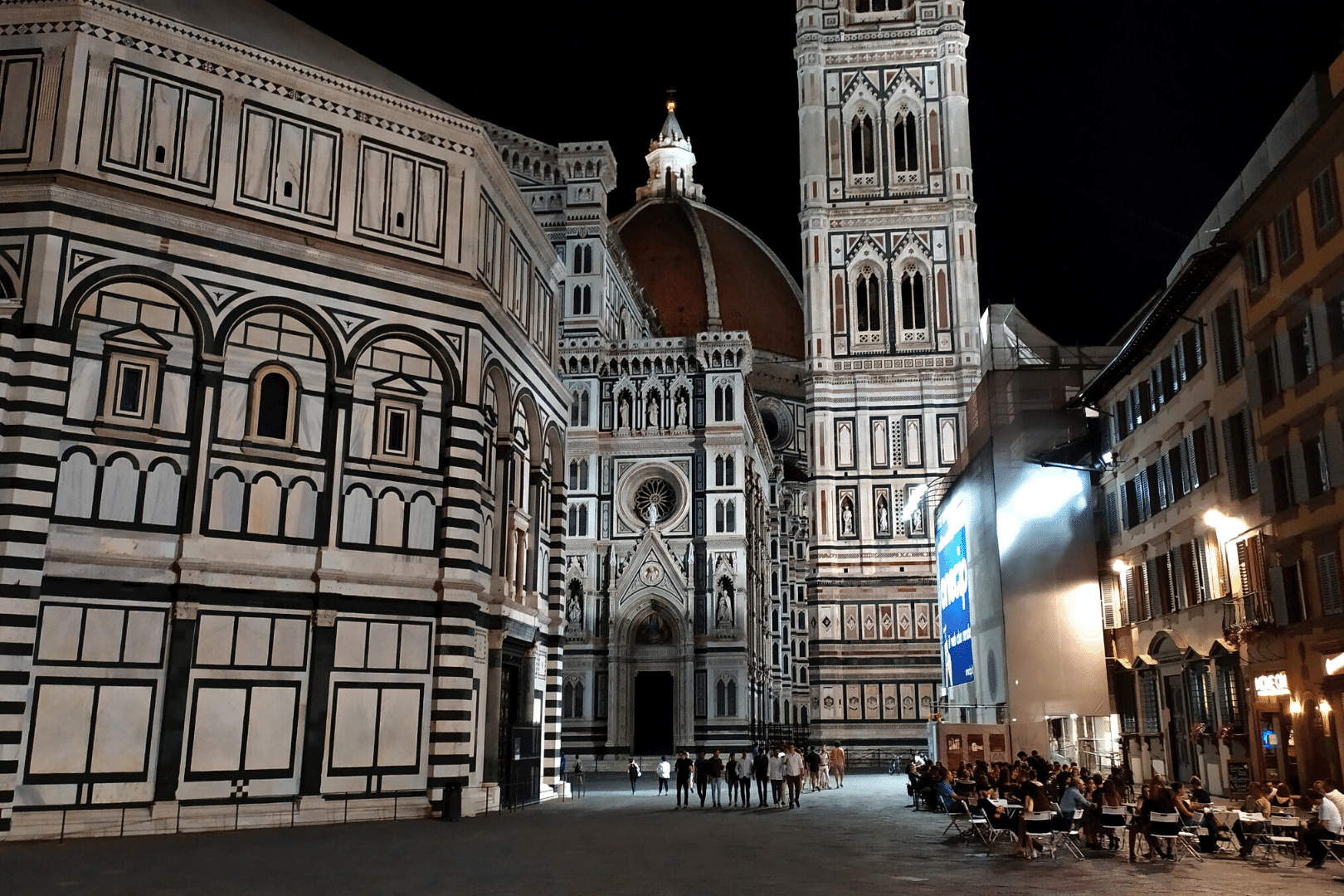 2Italia Experiences. Florence Duomo at night