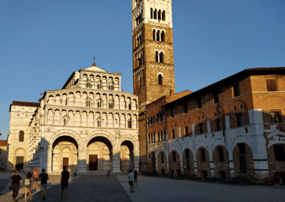 2Italia Experiences. Lucca and San Martino church