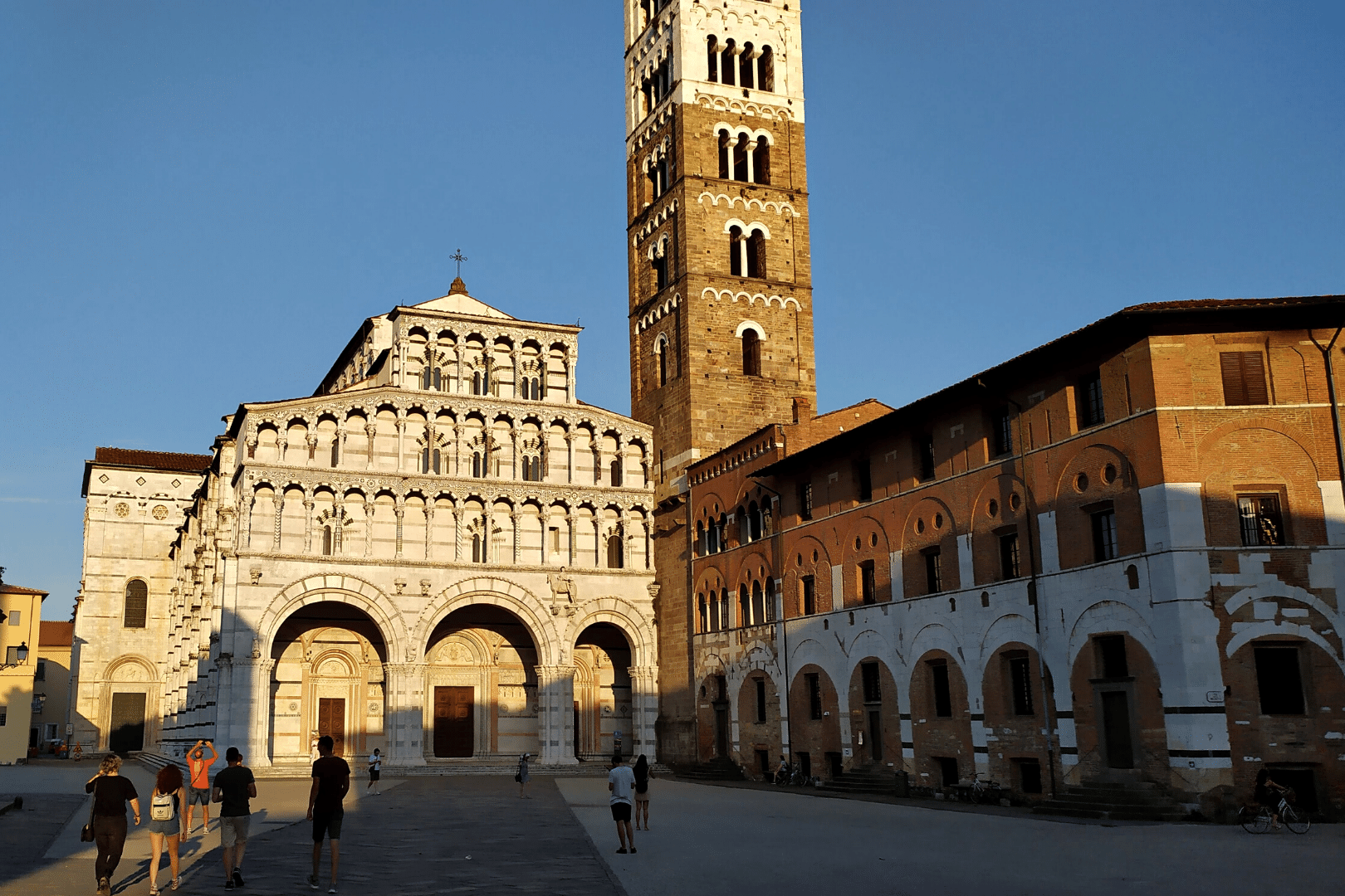 2Italia Experiences. Lucca and San Martino church