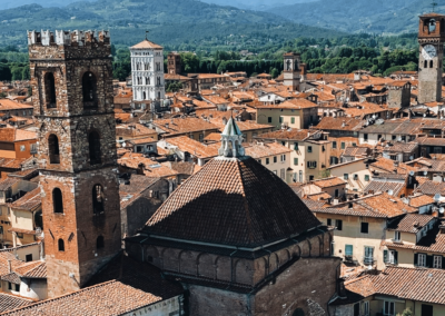 2italia Experiences. Bird eye view of Lucca