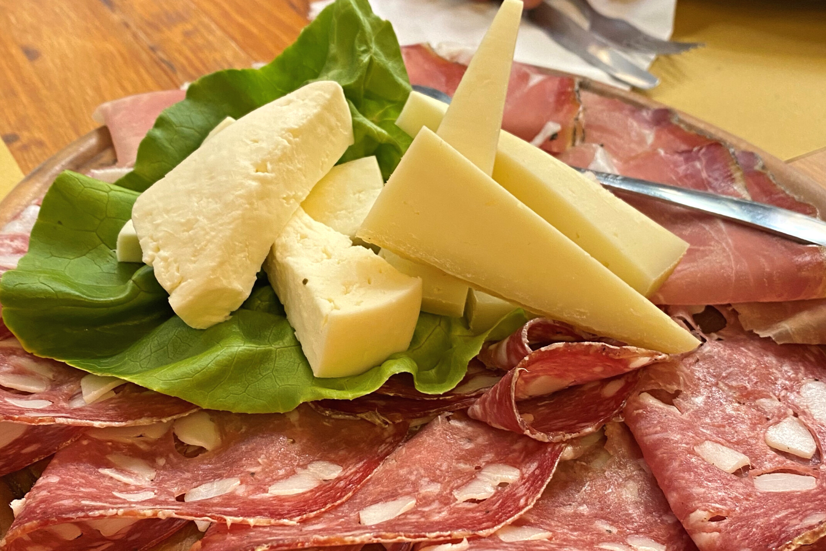 2Italia Food & Wine. Ham and cheese aperitivo