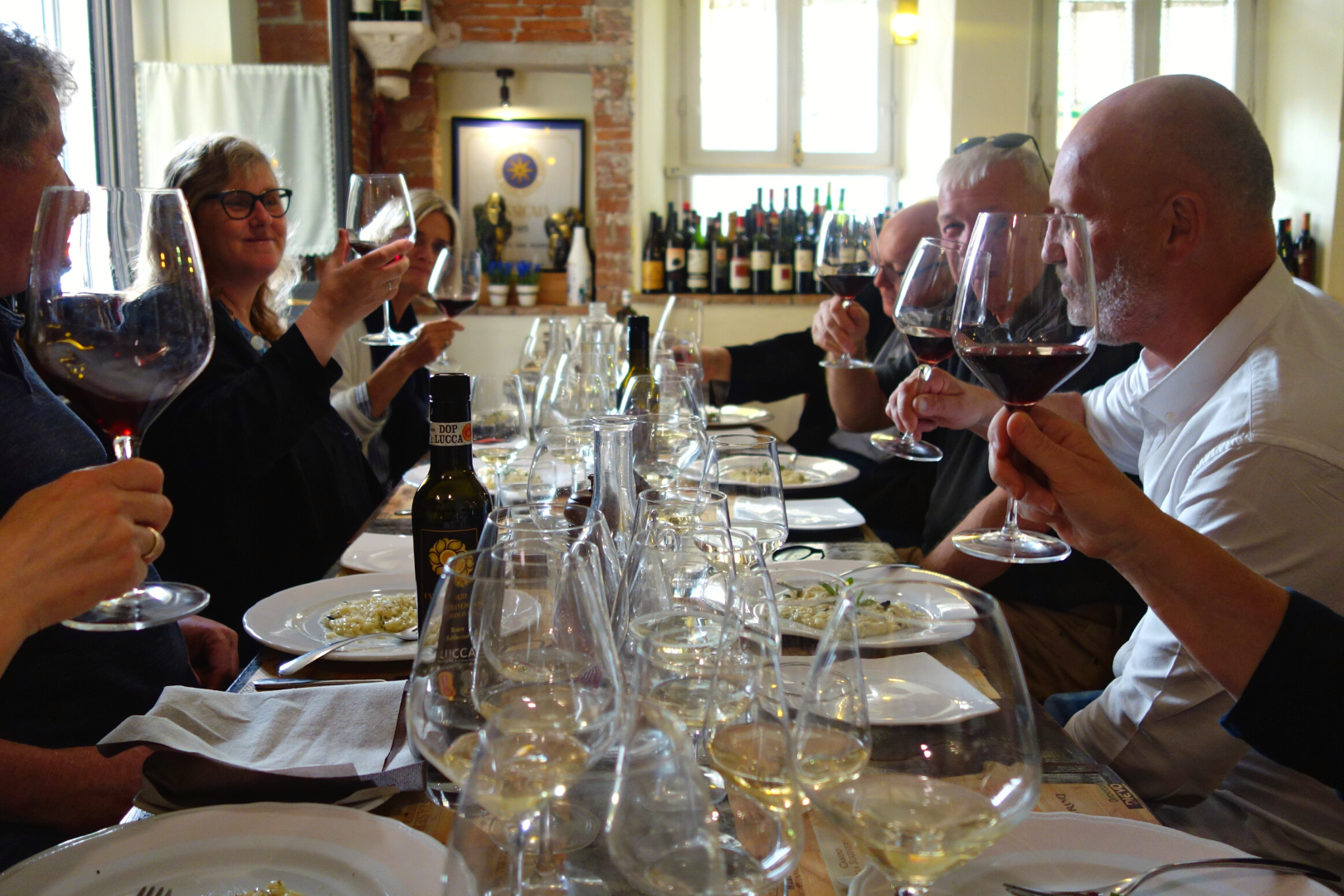 2Italia Food & Wine 2Italia Food & Wine. Wine tasting lunch in Lucca