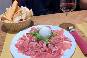 2Italia Verona Food & Wine. Prosciutto and Mozzarella